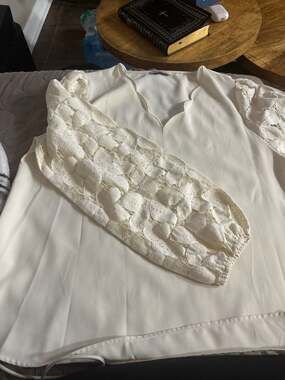 Abela Story + Co Cream Scalloped Lace V-Neck Cami Blouse